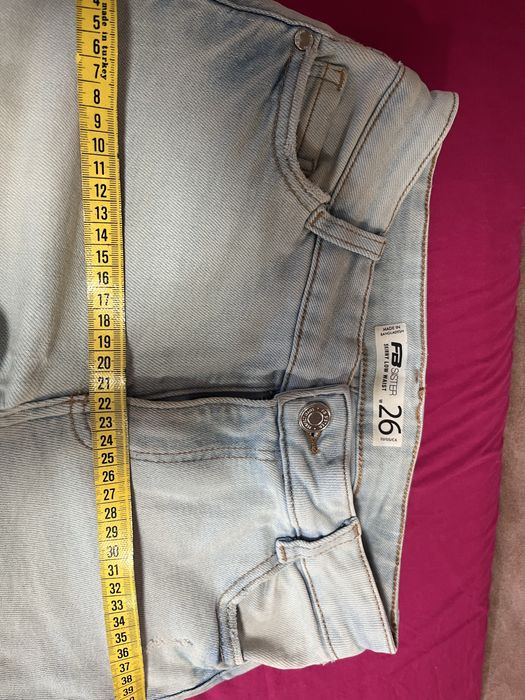 3 blugi si 2 tricouri Lee Cooper Fishbone