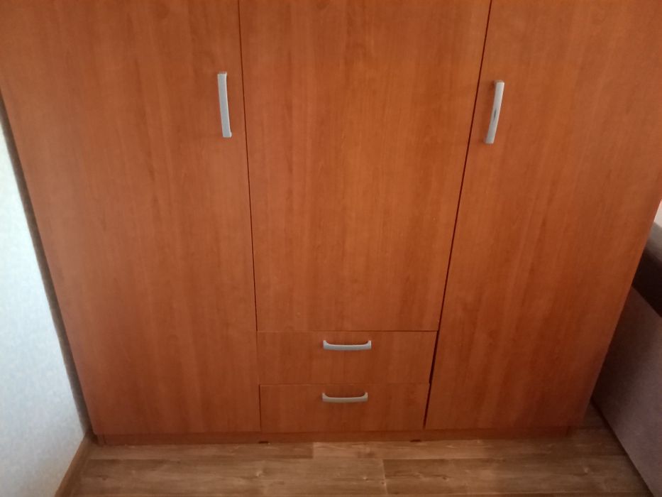 продается шкаф на фото