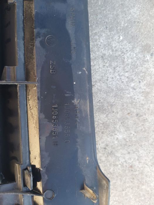 Grila bara fata cu emblema vw golf 4 1j scurt 1j0853655g 1j0853651h