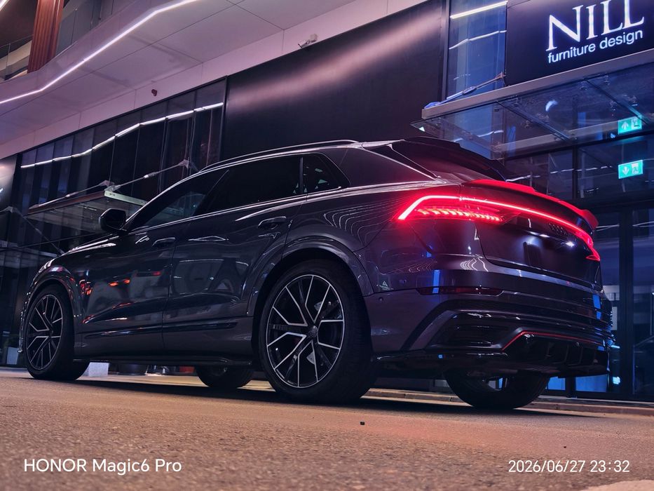 Vand Audi Q8 accept si Variante