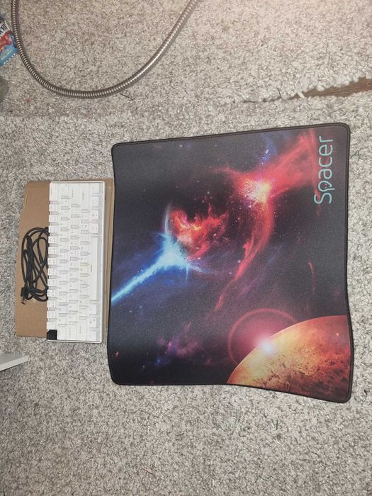 Tastatura RK61 brown switch la pachet cu mousepad Spacer nou!