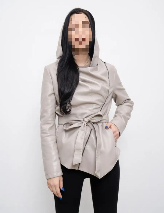 Продам кожанку косуху куртку с капюшоном