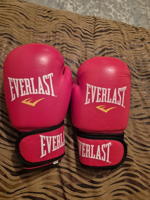 Продаю боксёрские перчатки