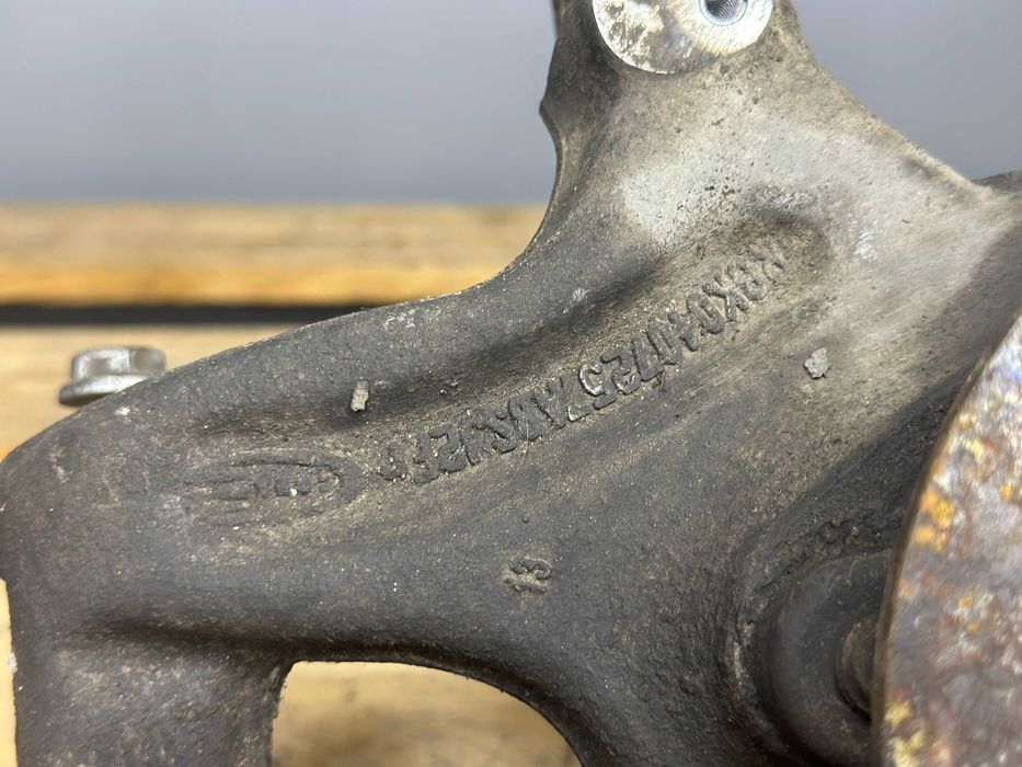 Преден ляв шенкел AUDI A6 A7 4G0407241C