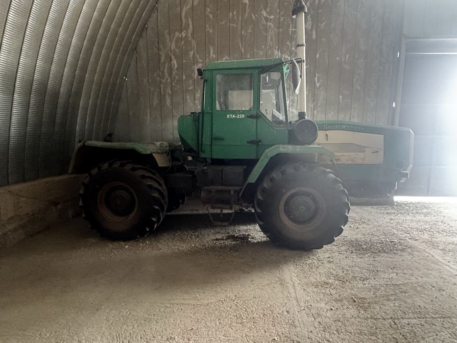 Продам трактор хта 220  т-150