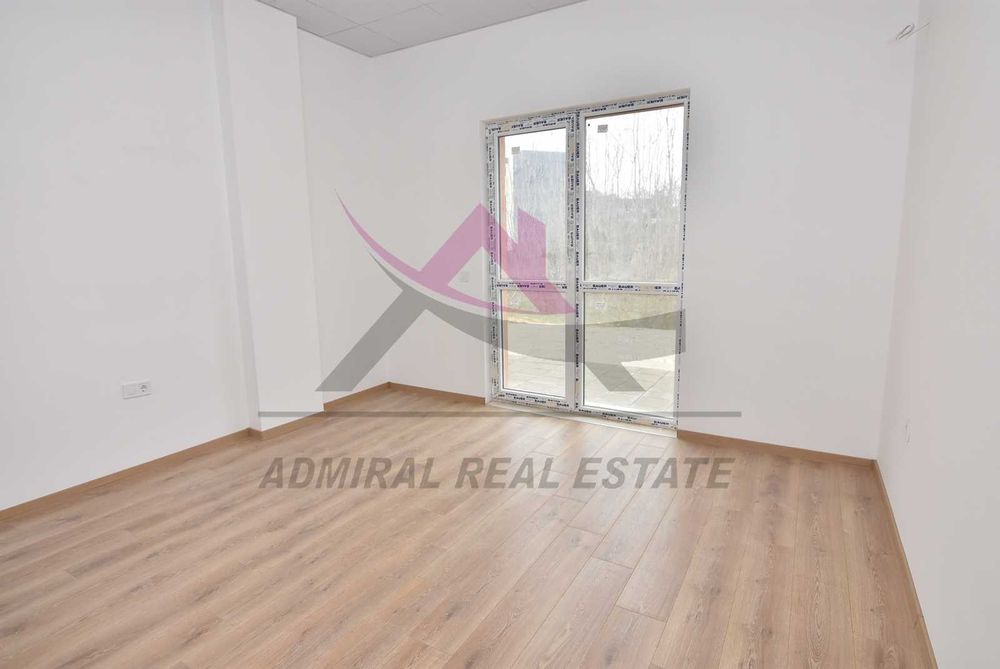 Атрактивен -двустаен -Младост