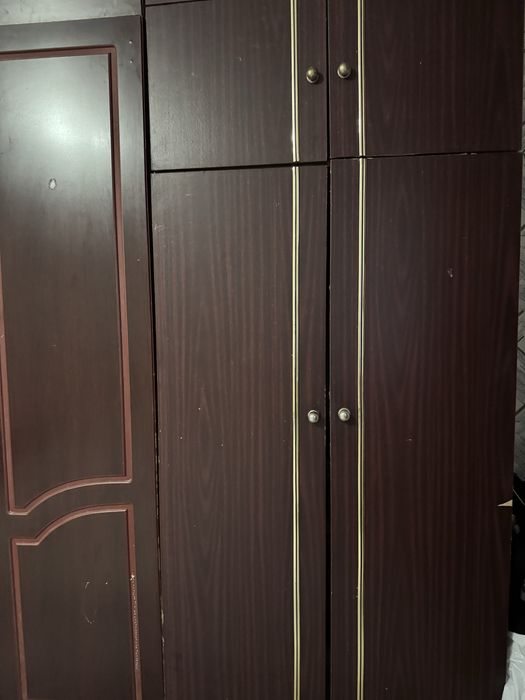 Продается шкаф срочно 15000