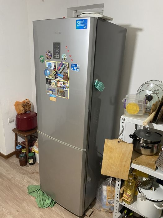 Холодильник Самсунг 328л