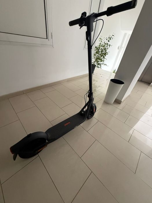 Vand  Trotineta Electrica Kick Scooter F2