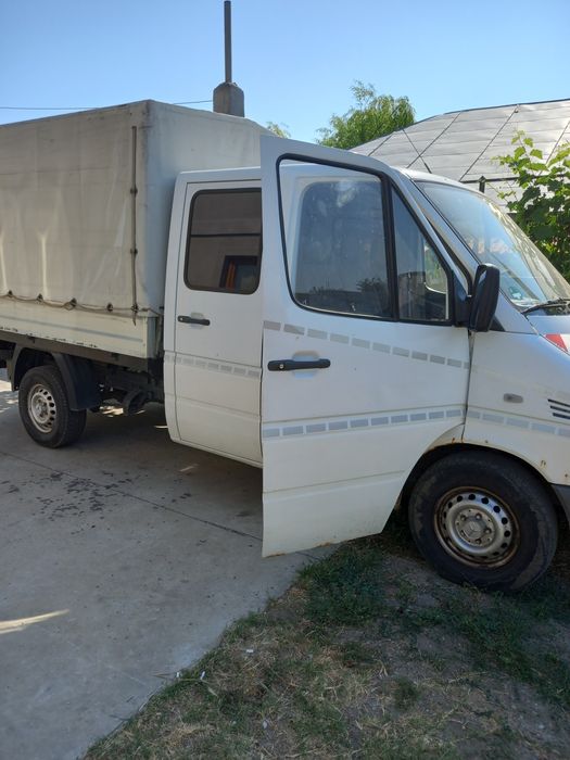 Mercedes Sprinter 208