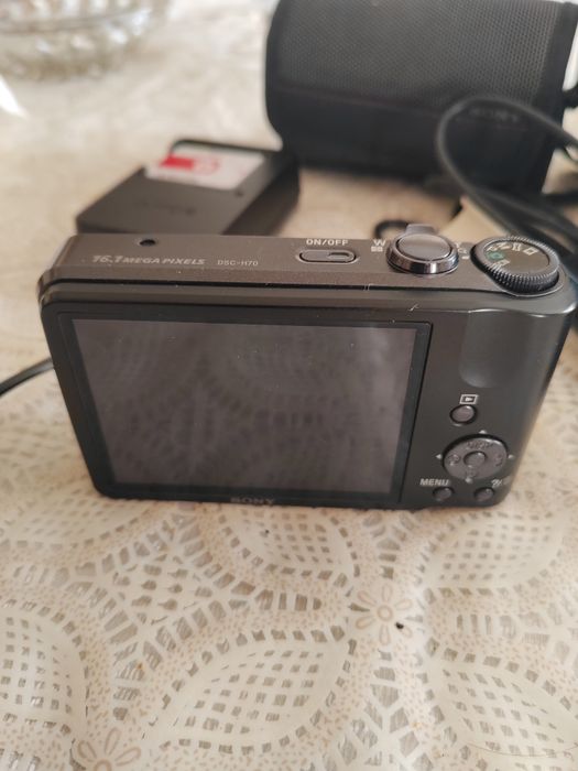 Vând camera video Sony dcr sx85e și aparat foto Sony cybershot