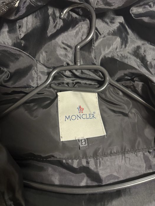 Geaca moncler im stare buna perfecta pentru iarna