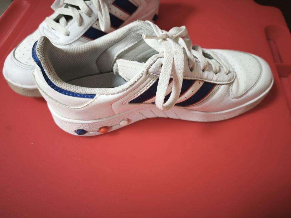 Маратонки Adidas  42 номер
