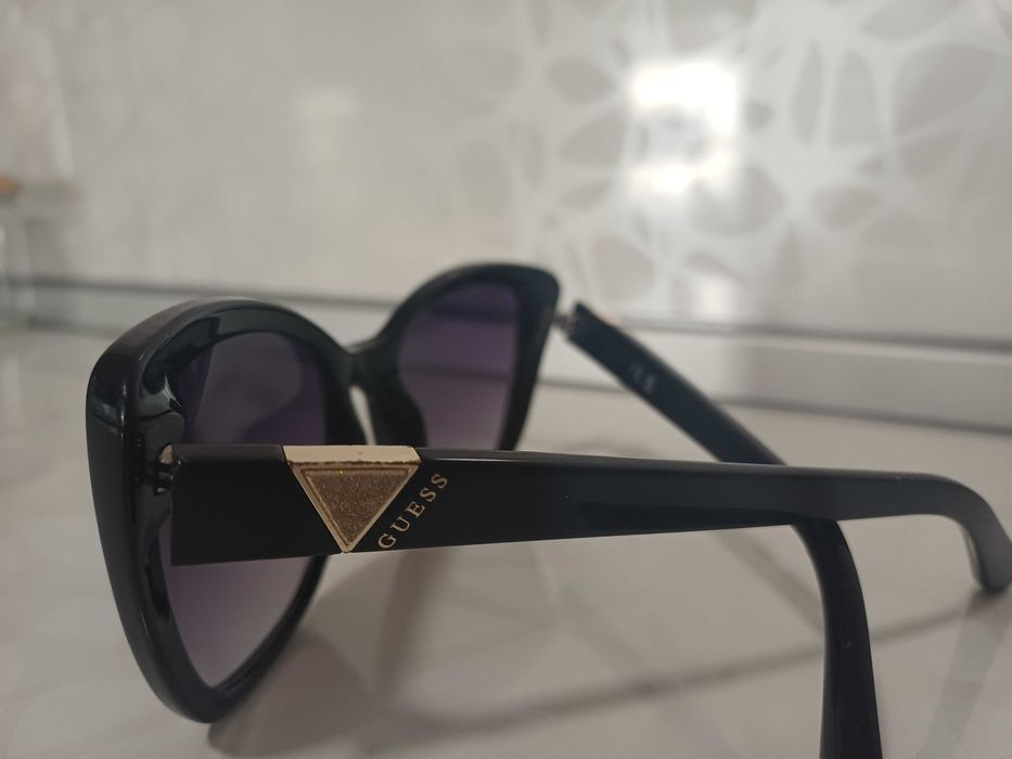 Дамски слънчеви очила Guess