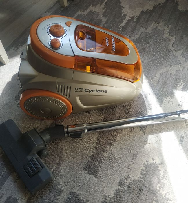 Продам пылисос рабочий