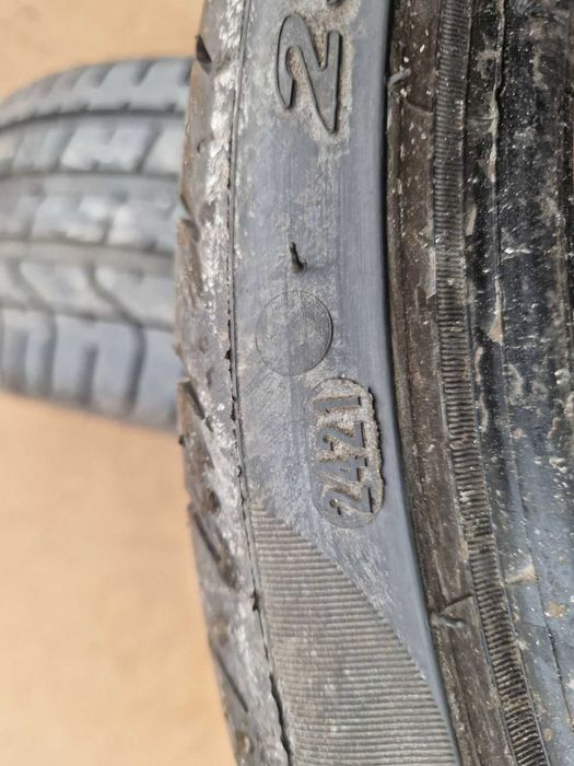 2 Pirelli R19 235/35 Летни гуми  DOT2421