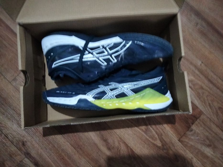 Продам кроссовки АСИКС