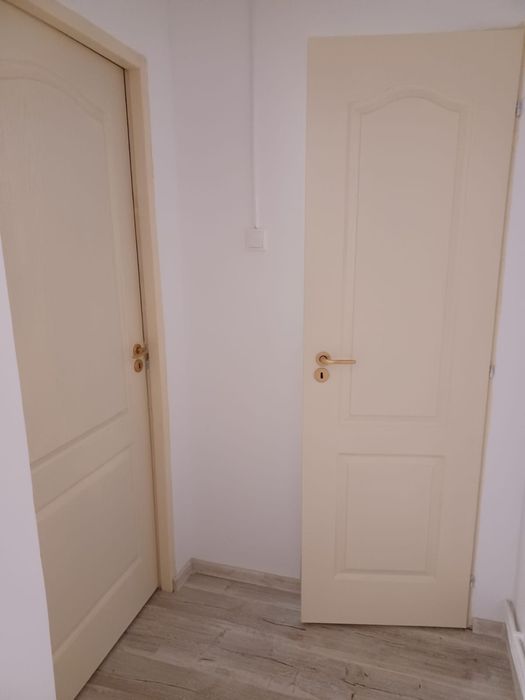 Vand apartament cu 2 camere