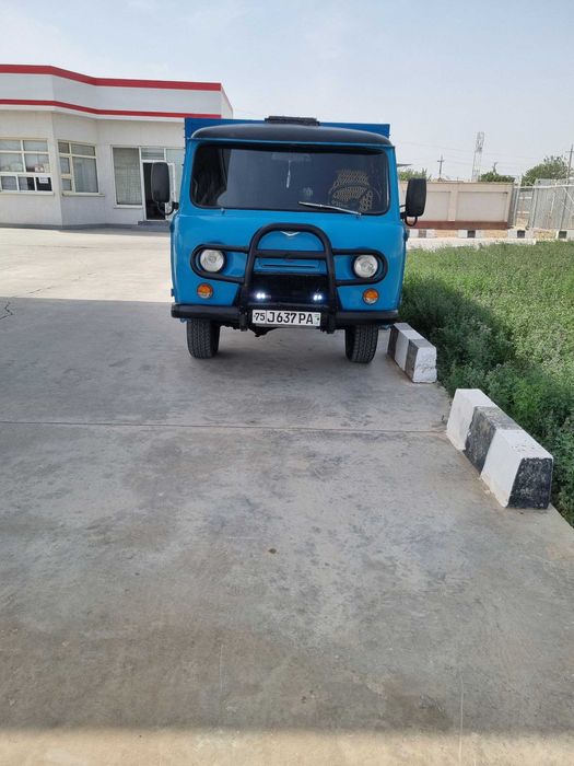 Автомашина УАЗ-3303