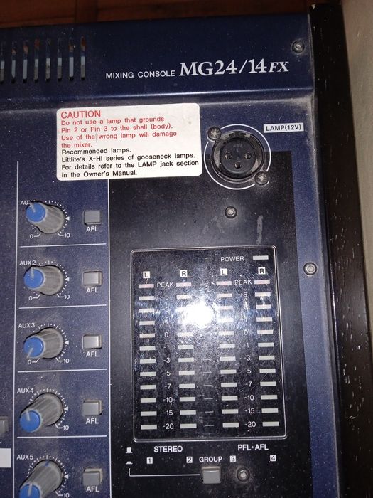 Микшерный пульт YAMAHA