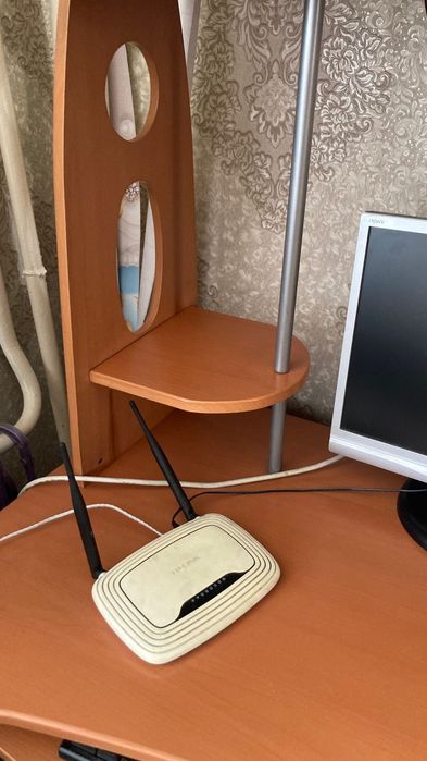 Продам компьютерный стол