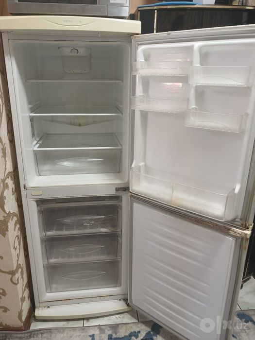LG muzlatgich sotiladi