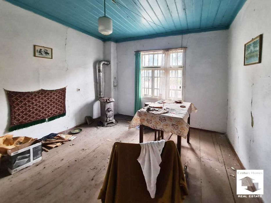 170283 Къща с просторен двор и стопански постройки в с. Косарка