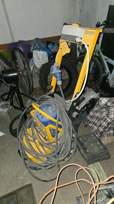 Срочно продам шлифовальную машину