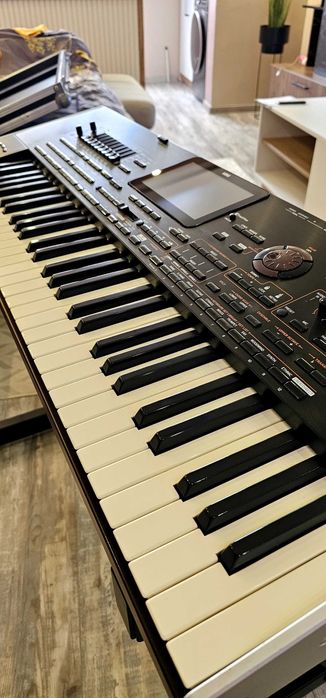 Korg Pa4x в добро състояние и бонуси към цената може да ме потърсите и на личния ми Facebook Христо Чакъров