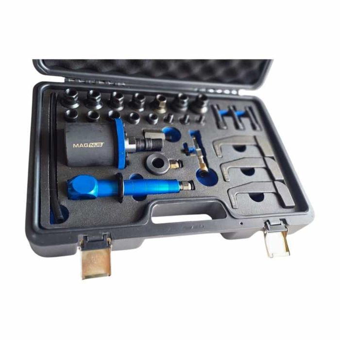 Extractor pneumatic pentru injectoare cu adaptoare