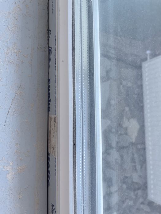 Пластиковый окна с дверю