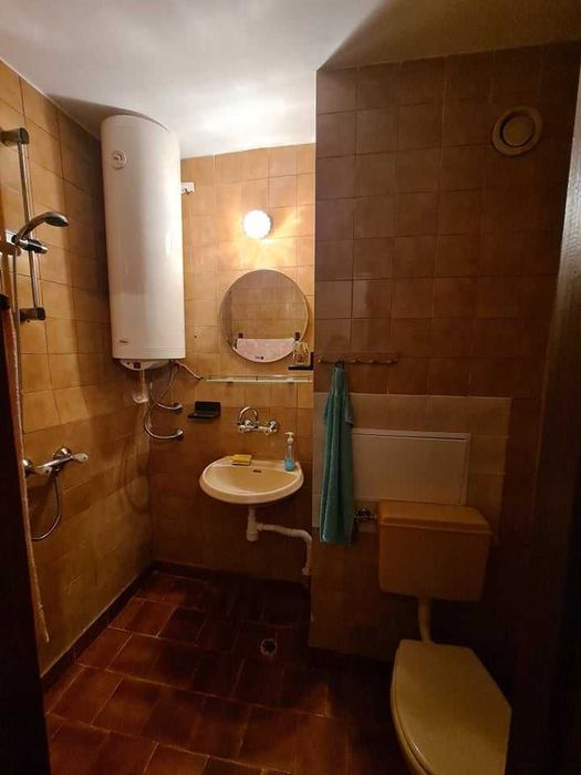 Дава се под наем Двустаен апартамент в Бургас, Възраждане - 60 кв.м за 153 € - Снимка #1