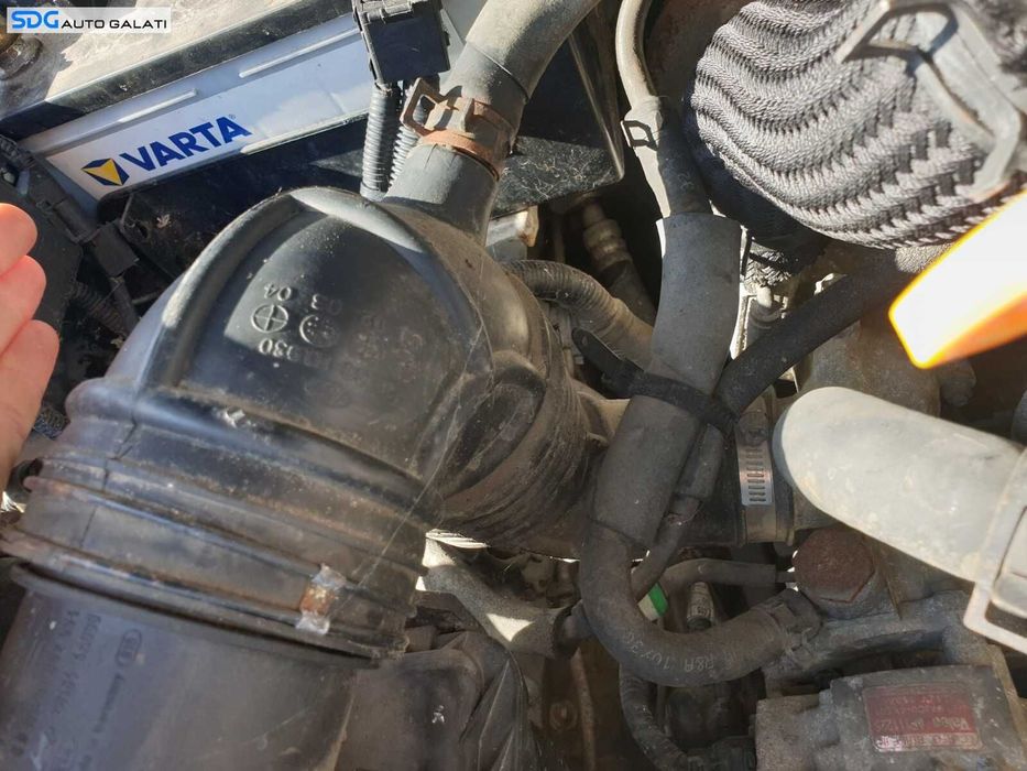 Furtun Conducta Admisie Aer Hyundai Terracan 2.9 CRDI 2001 - 2007 Cod 28138-H1930 [C2768]