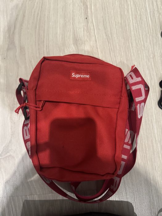 Чанти Чантички Trapstar Supreme Carhart Louis Vuitton