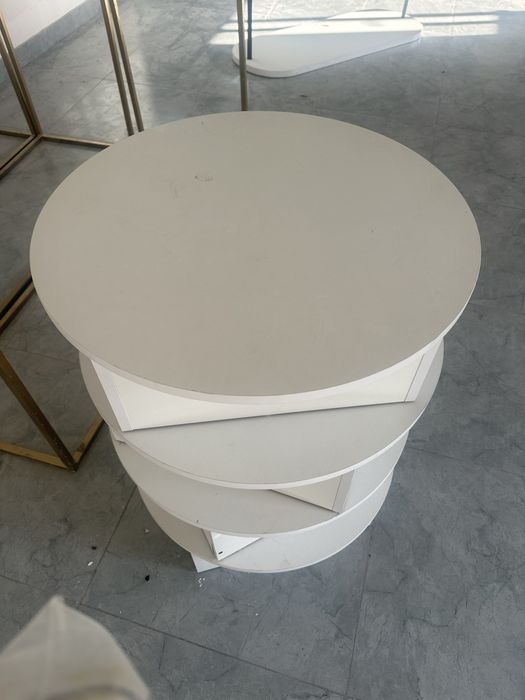 Подиум белый для магазин