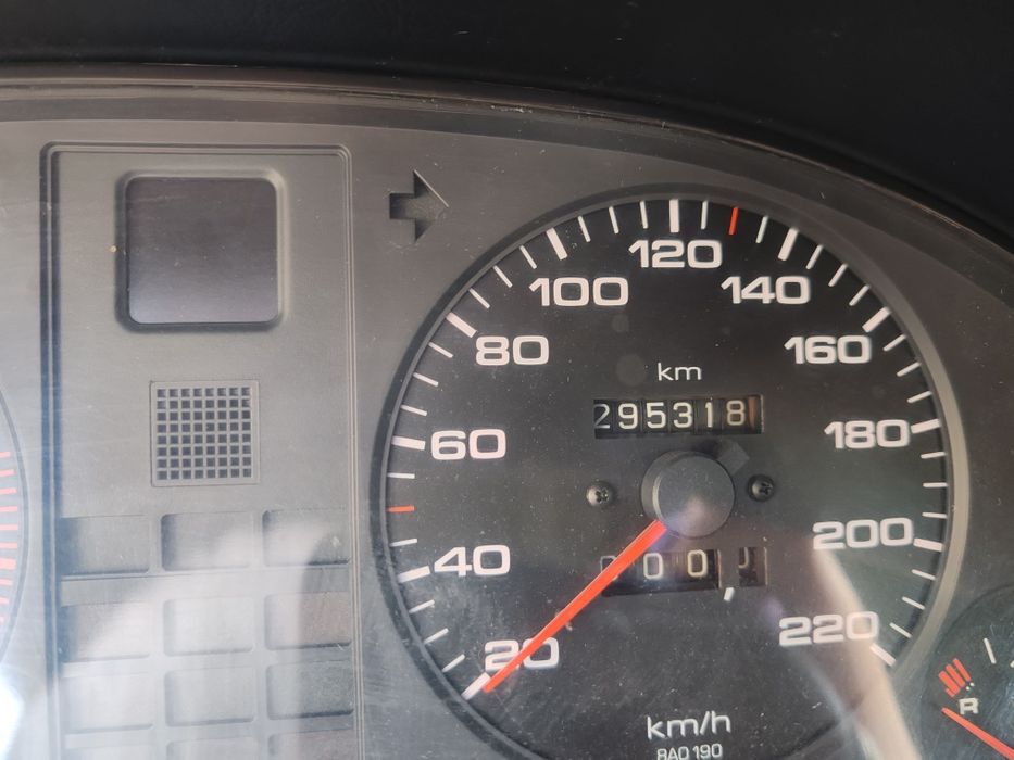 Продам машину ауди 80