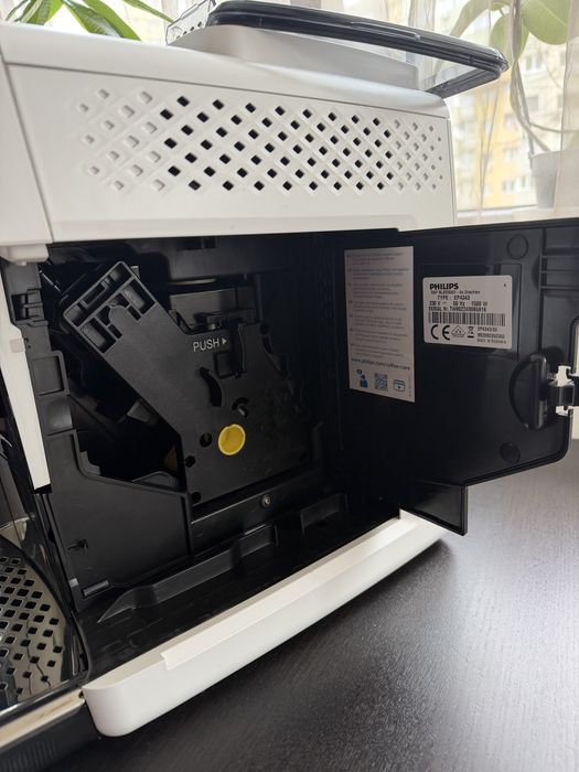 Espressor Philips seria 4300-EP4343