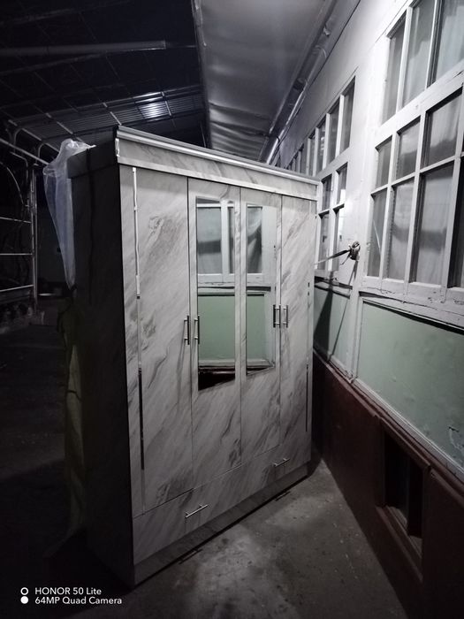 Спальный, шкаф сотилади янги, ишлатилмаган