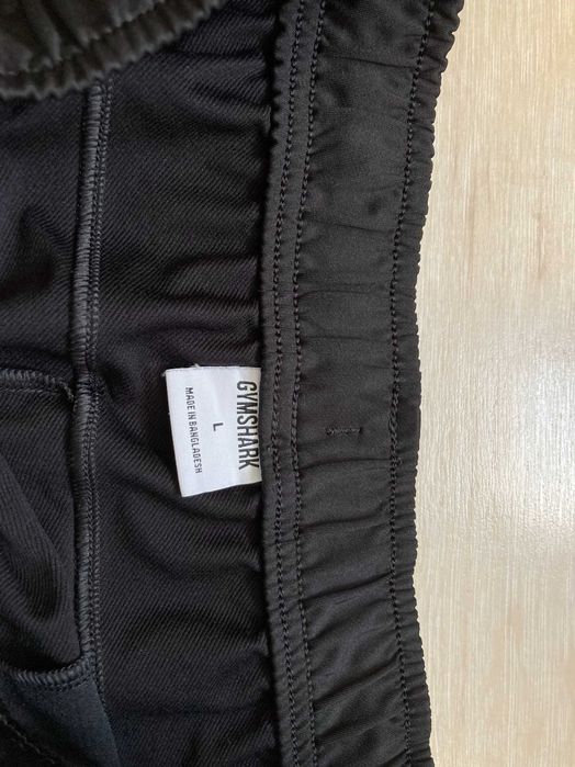 Gymshark мъжко черно долнище долница размер L