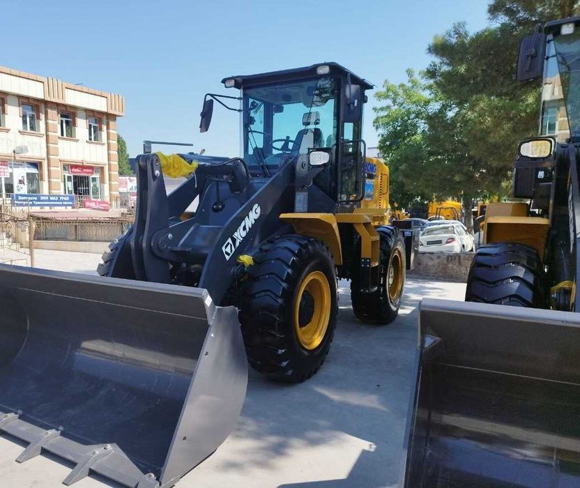 Фронтальный погрузчик XCMG LW300FN