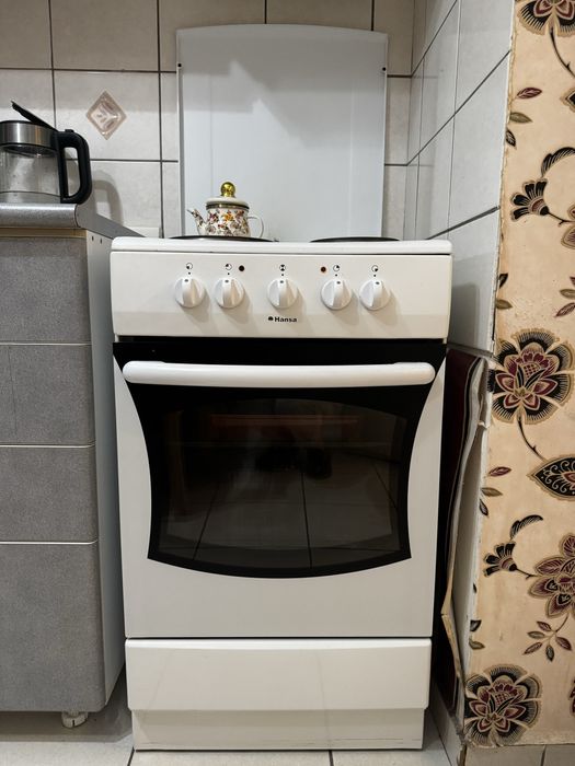 Срочно продам плиту Hansa