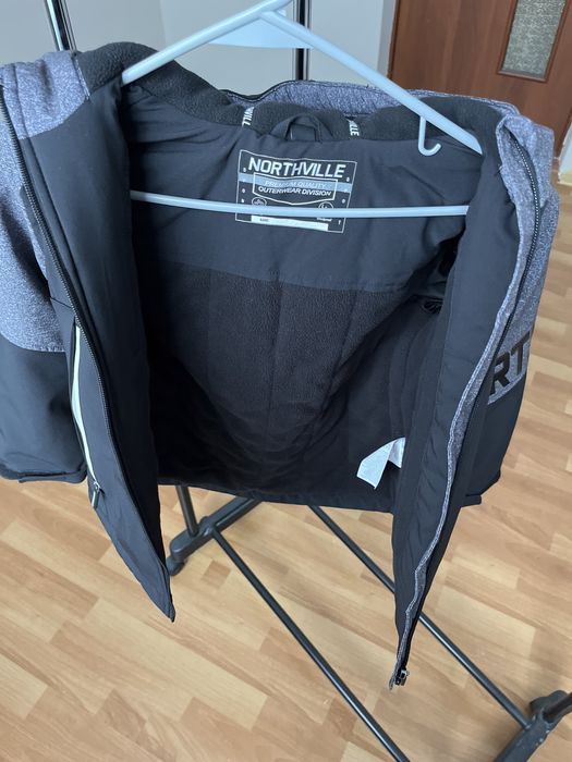 Продам новую куртку для мальчика