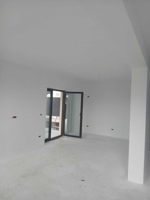 Duplex SUCEAVA (M. Dragomirna mutare imediat REDUCERE LA CASH=850e/mp)