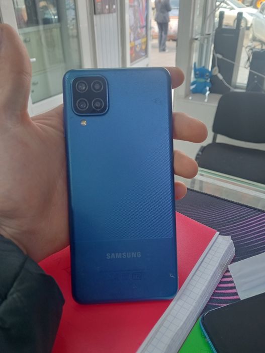 Самсунг а12 телефон