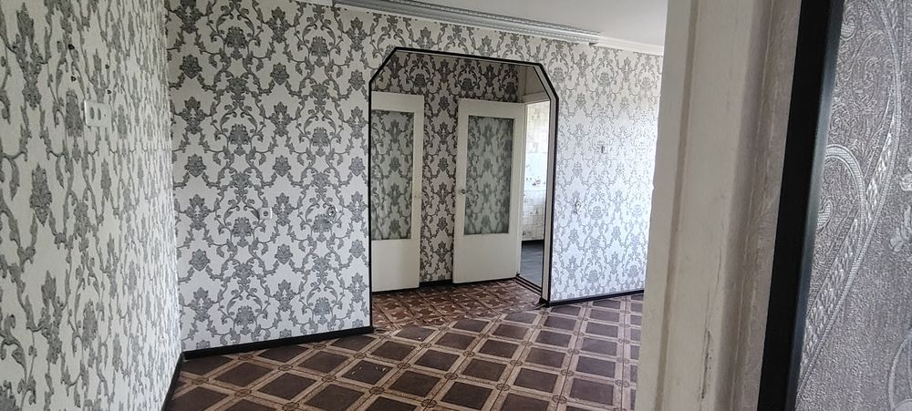 Киргилида 2 хонали квартира сотилади 4 этаж