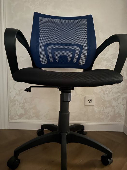 Продам Офисное кресло