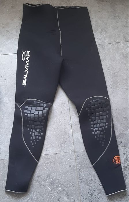 Продам гидро костюм.