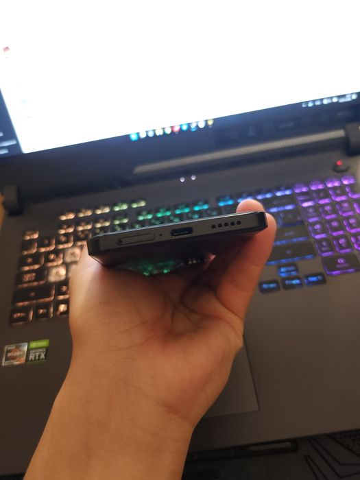 Продам или обменяю Poco f6 12/512