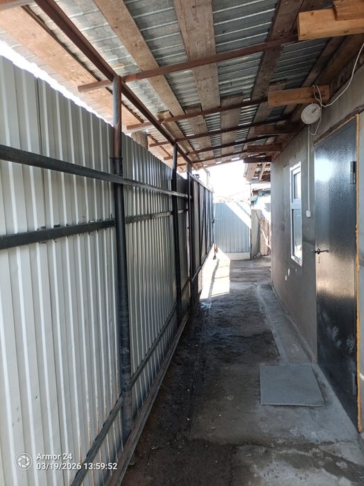 Отдельный дом в дачном массиве.