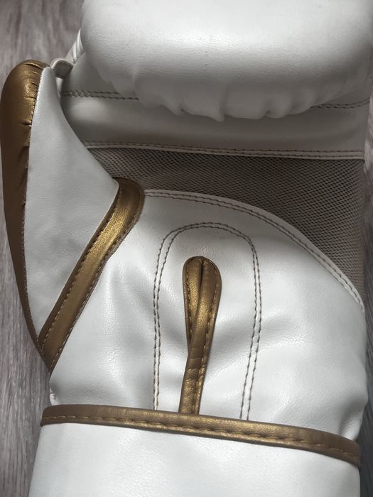 Боксерские перчатки